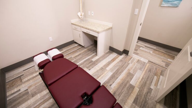 Photo Chiropractic adjustment