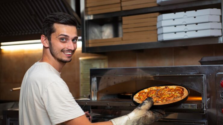 Photo Microwaveable pizza